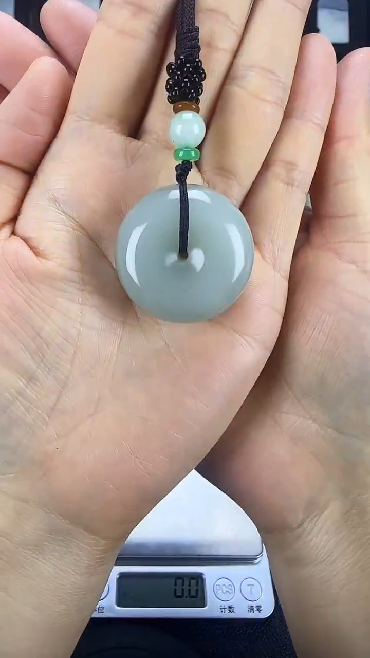 颈饰未镶嵌和田玉平安扣