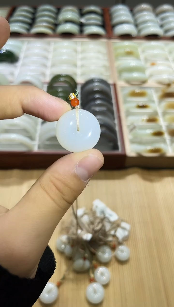 颈饰未镶嵌和田玉小艾多样性发货拍一发一