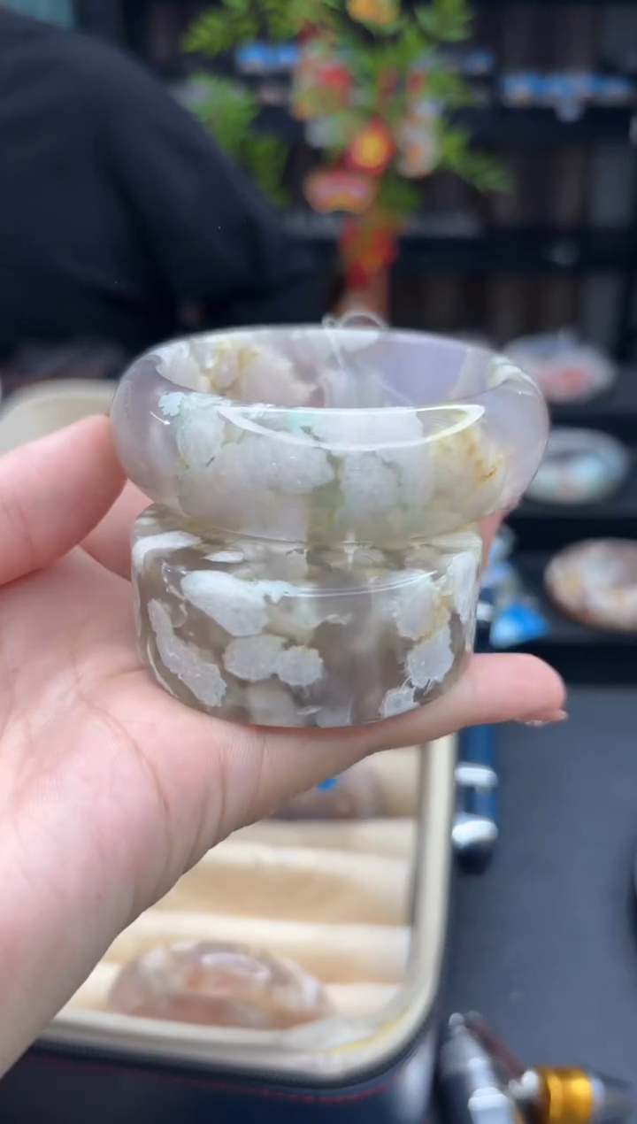 【闪购商品】石英质玉手镯未镶嵌2177（57圈赠送镯心）