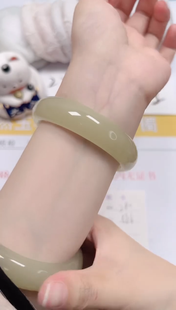 石英质玉手镯未镶嵌a280-56.6