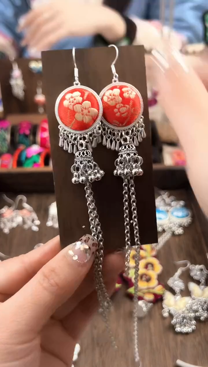 【闪购商品】织绣民族风老绣饰品228