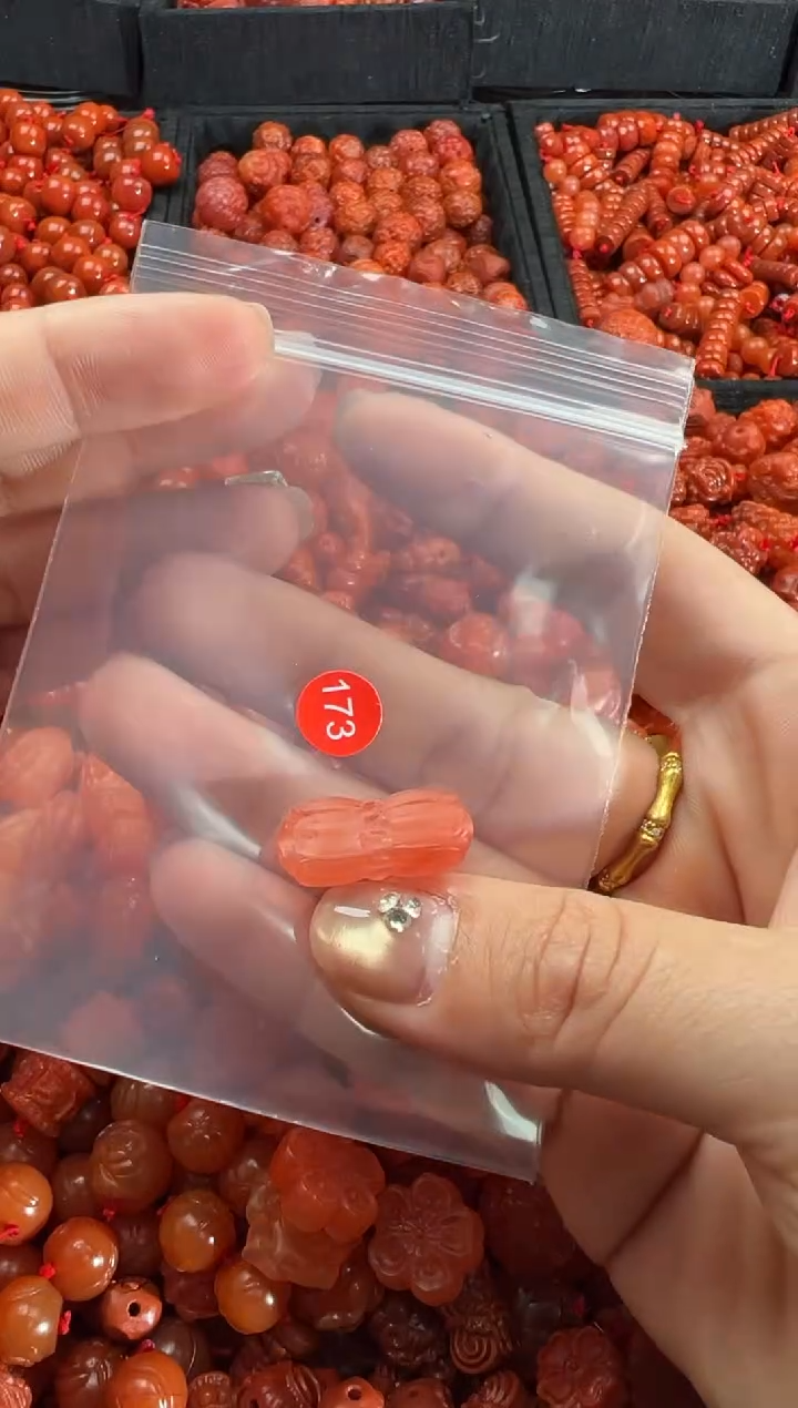 【闪购商品】南红玛瑙合金颈饰2