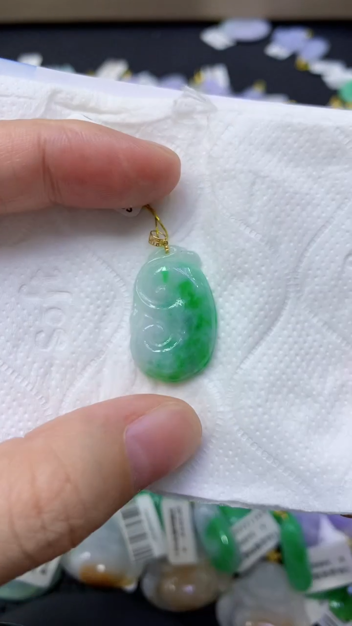 颈饰18K金镶嵌翡翠天然缅甸翡翠A货