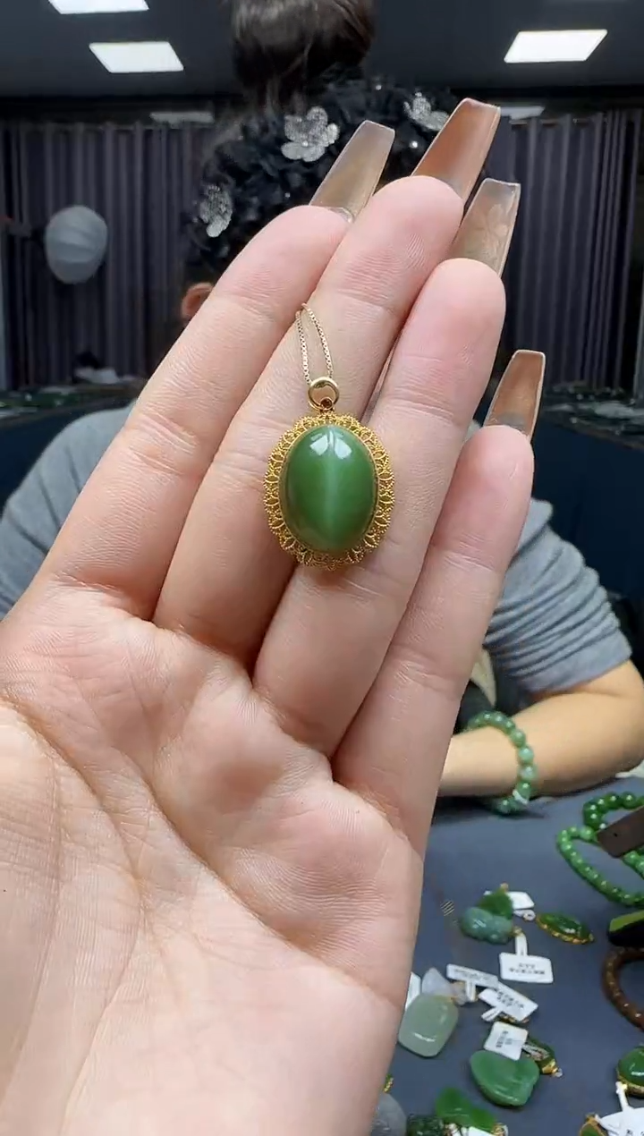 【闪购商品】和田玉挂件18K金镶嵌1