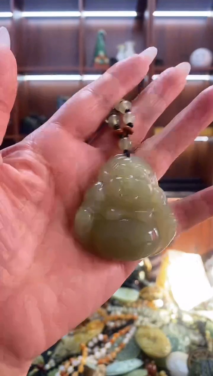 未镶嵌蛇纹石玉吊坠   