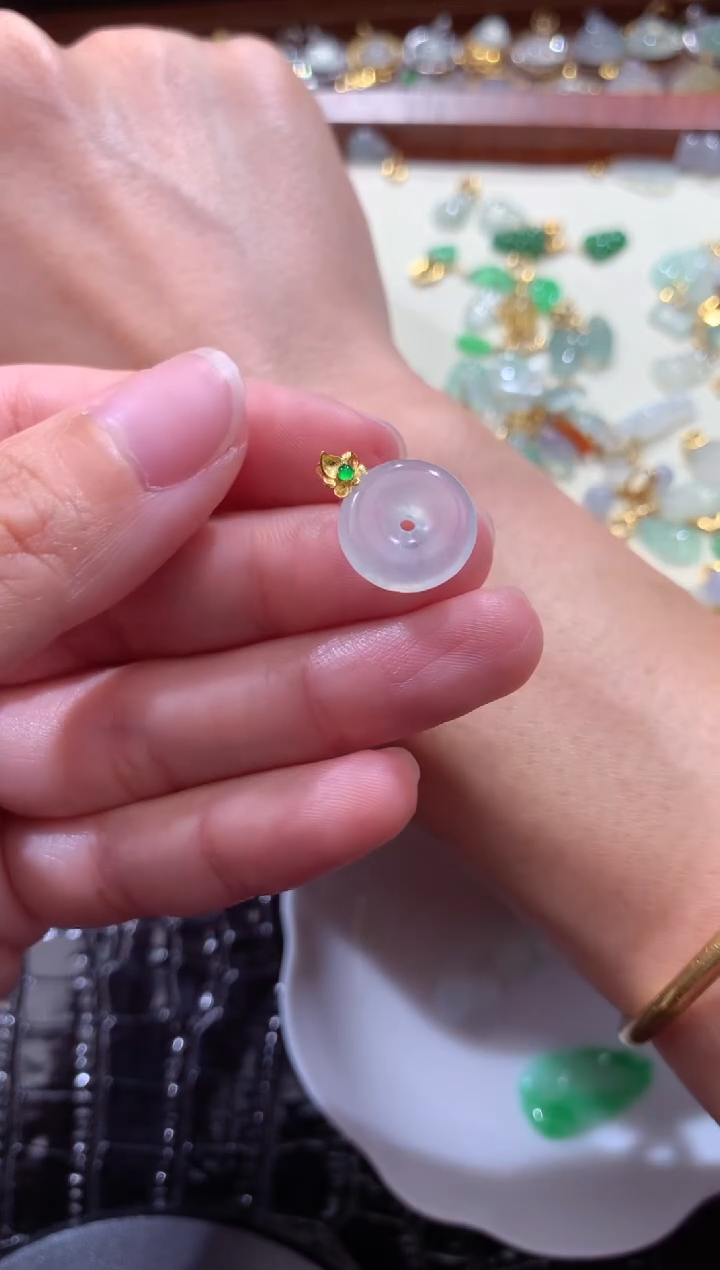 颈饰18K金镶嵌翡翠翡翠