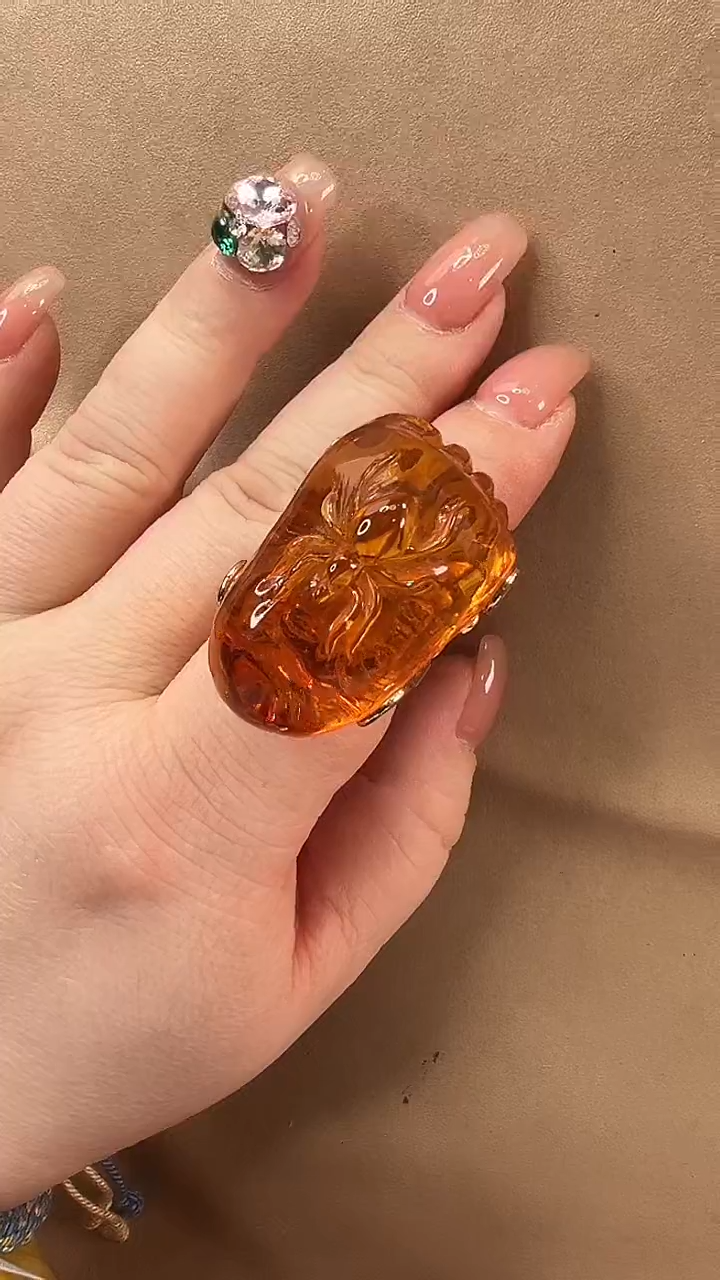 琥珀颈饰未镶嵌戒指