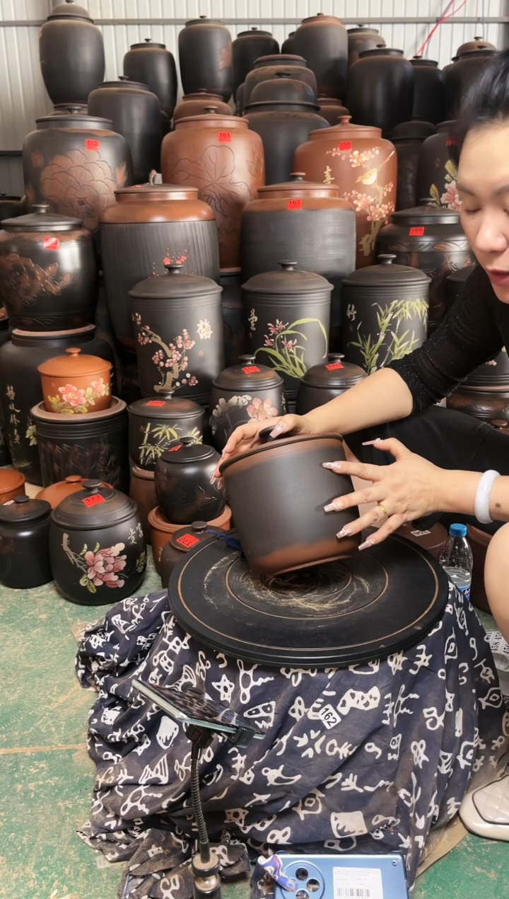 壶瑕疵茶叶罐 皮革小五饼  956