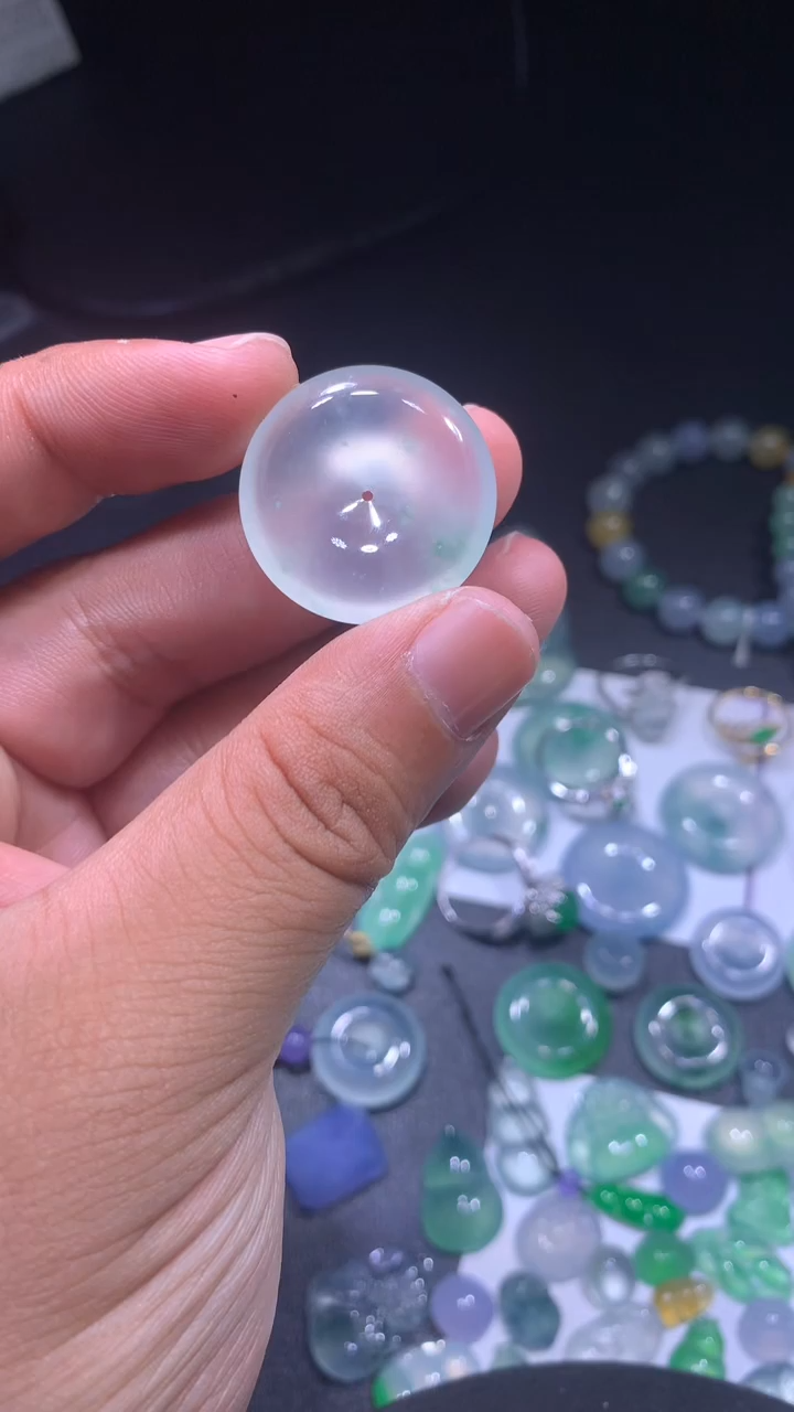 颈饰未镶嵌翡翠平安扣