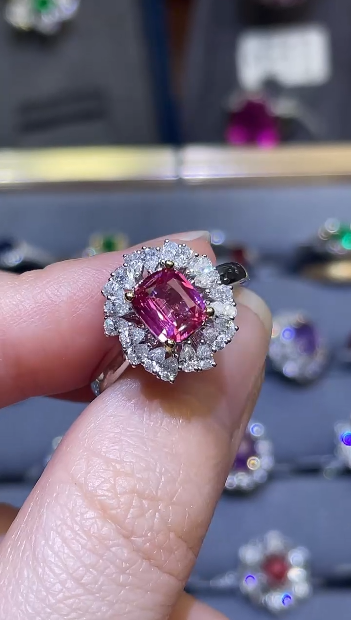 【闪购商品】彩色蓝宝石戒指18K金镶嵌/1.06ct/帕帕拉恰