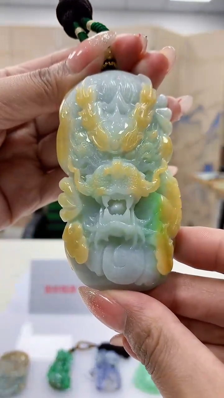 【闪购商品】定制翡翠未镶嵌5152MM-毛货挂件47