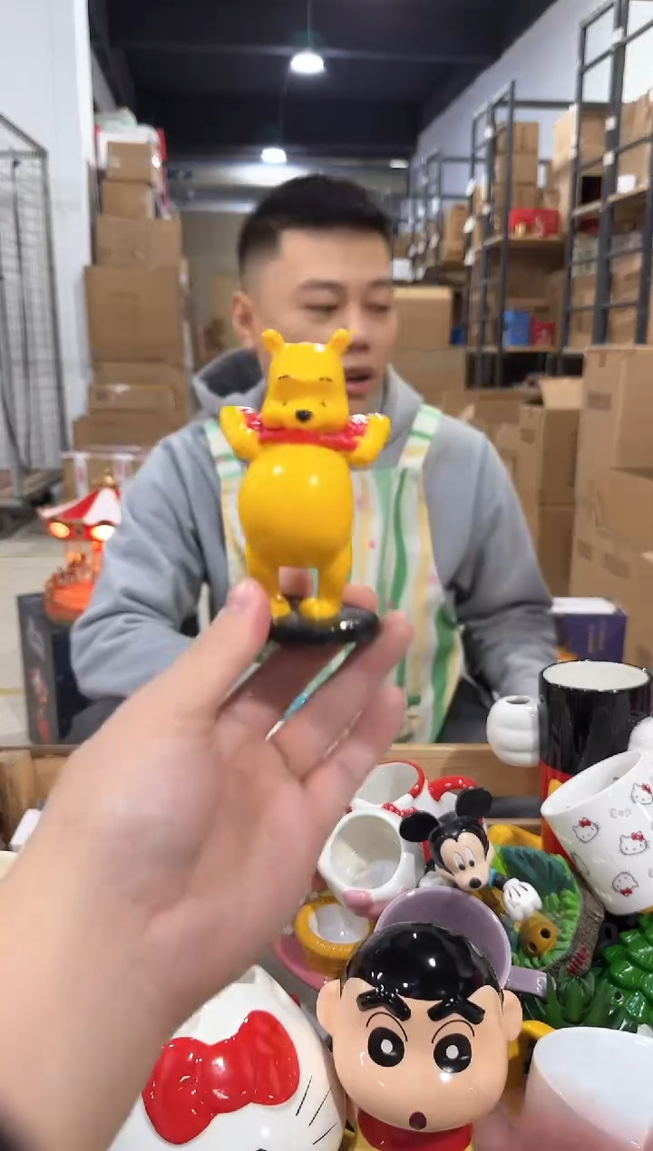 瓷片大肚子维尼小摆件