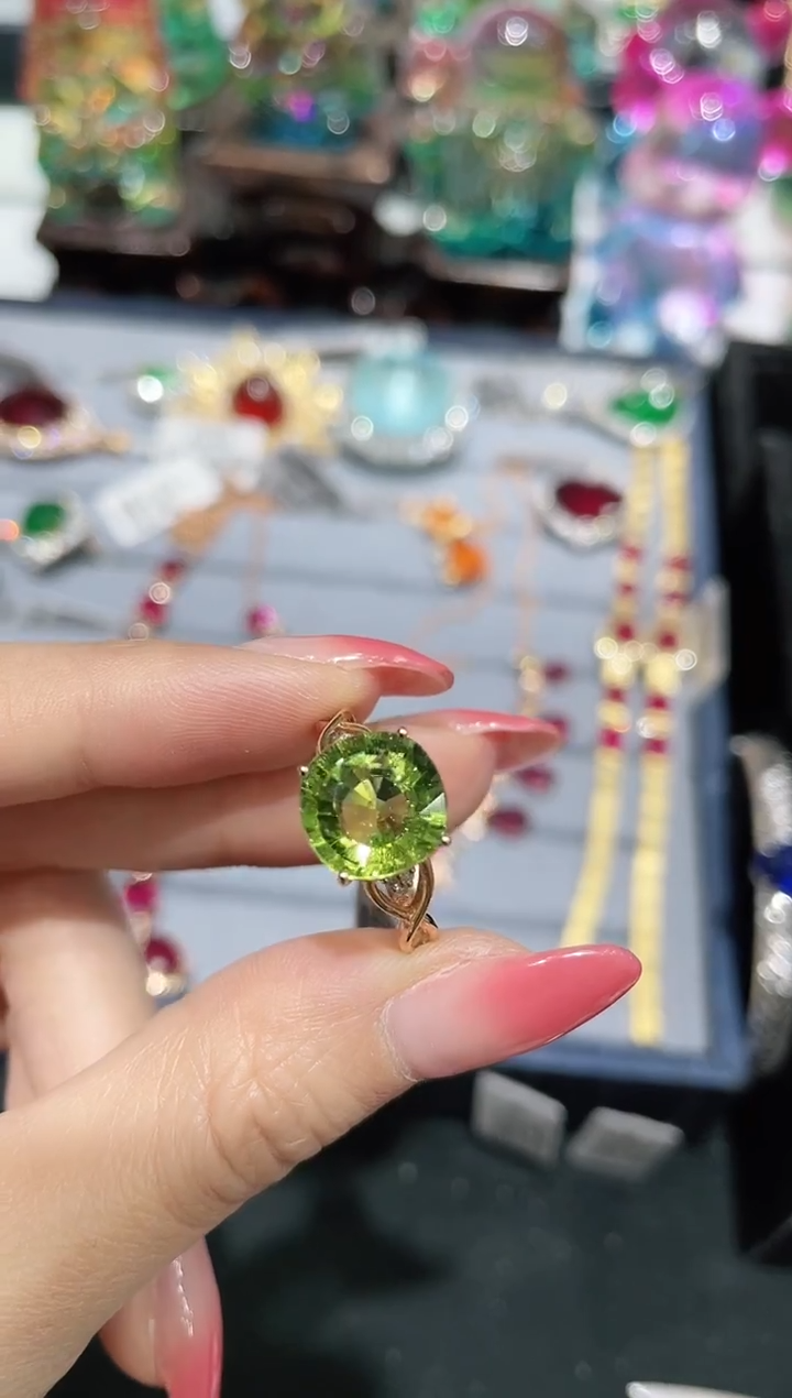 18K金镶嵌戒指碧玺戒指