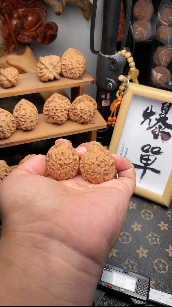 文玩核桃吊坠乾隆帽36