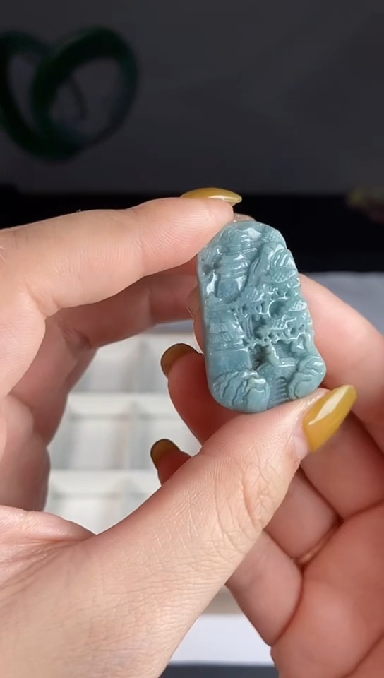 翡翠未镶嵌颈饰0000000000000000