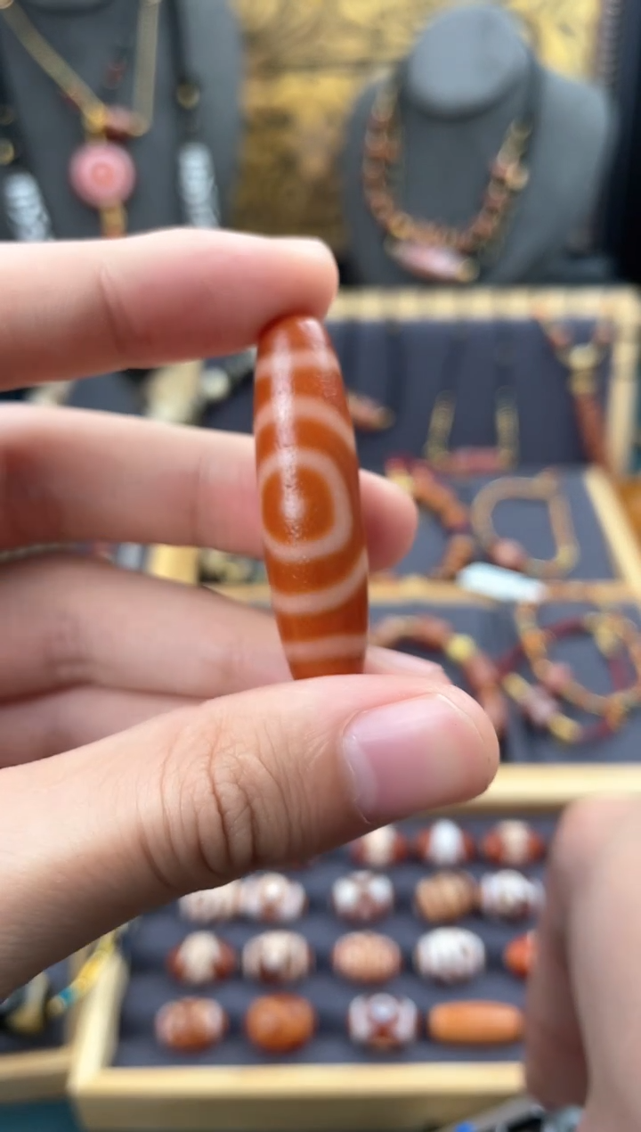【闪购商品】玛瑙/玉髓颈饰未镶嵌美泓红肉熊猫二眼单珠