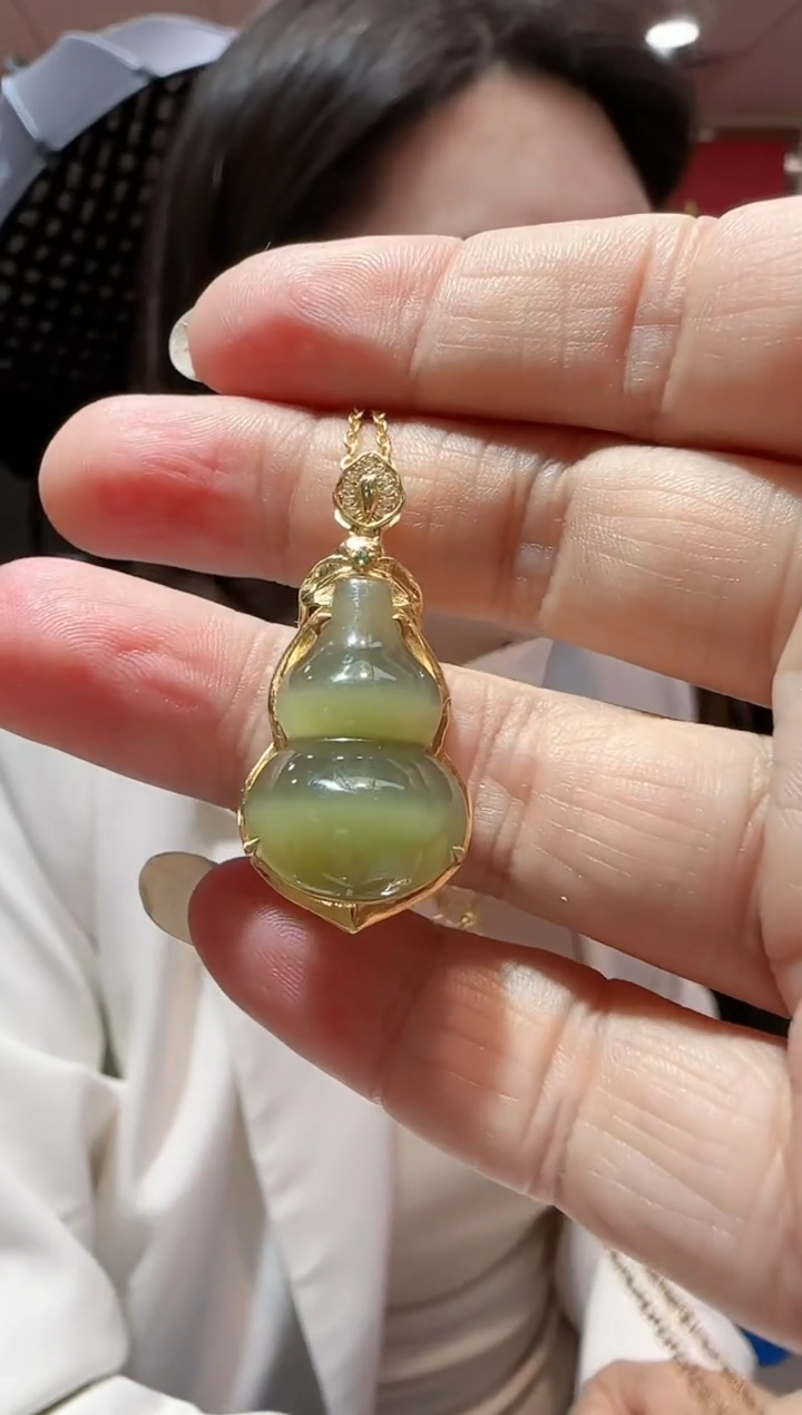 【闪购商品】和田玉吊坠18K金镶嵌金丝猫眼葫芦吊坠HE02933