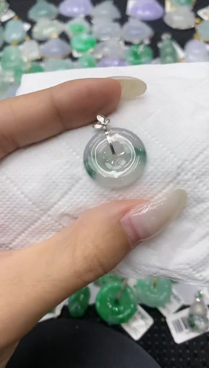 颈饰18K金镶嵌翡翠11111111111