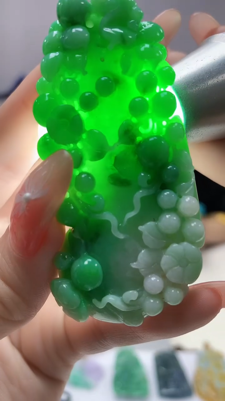 【闪购商品】定制翡翠未镶嵌4829DD-毛货挂件