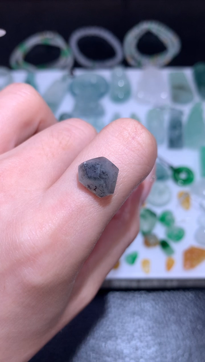 定制翡翠未镶嵌切割