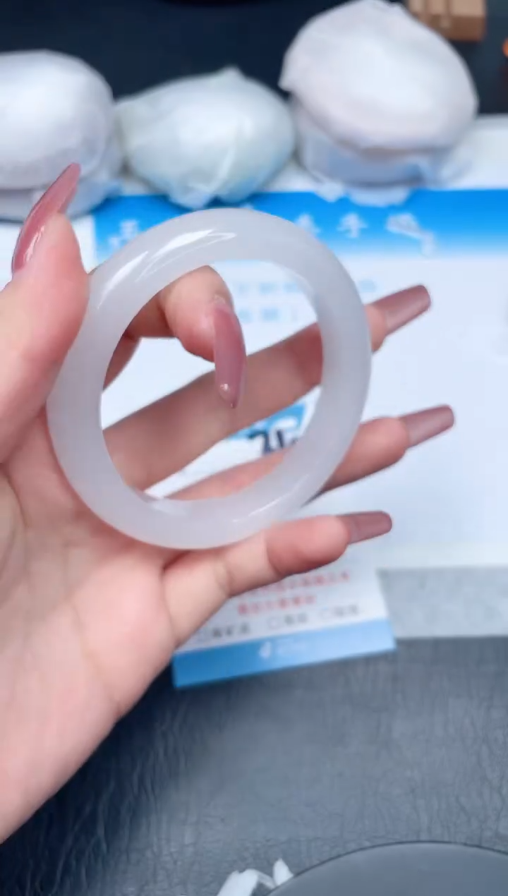 【闪购商品】石英质玉手镯未镶嵌310-55.8