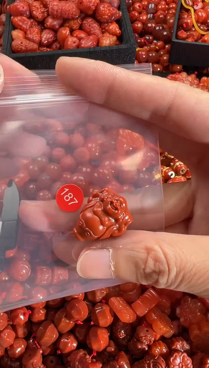【闪购商品】南红玛瑙颈饰未镶嵌2