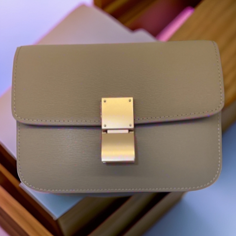 G22蝶飞 美风简约单肩耐磨小方包斜跨