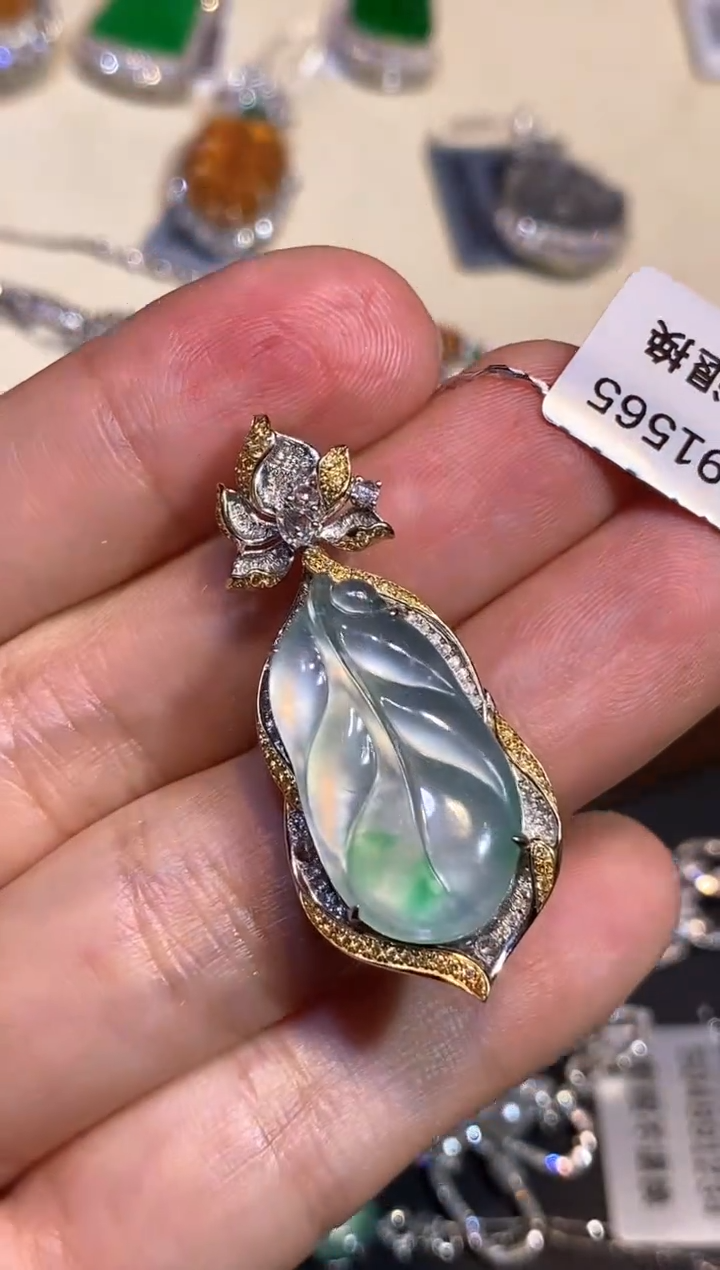翡翠18K金镶嵌吊坠(不含链)吊坠
