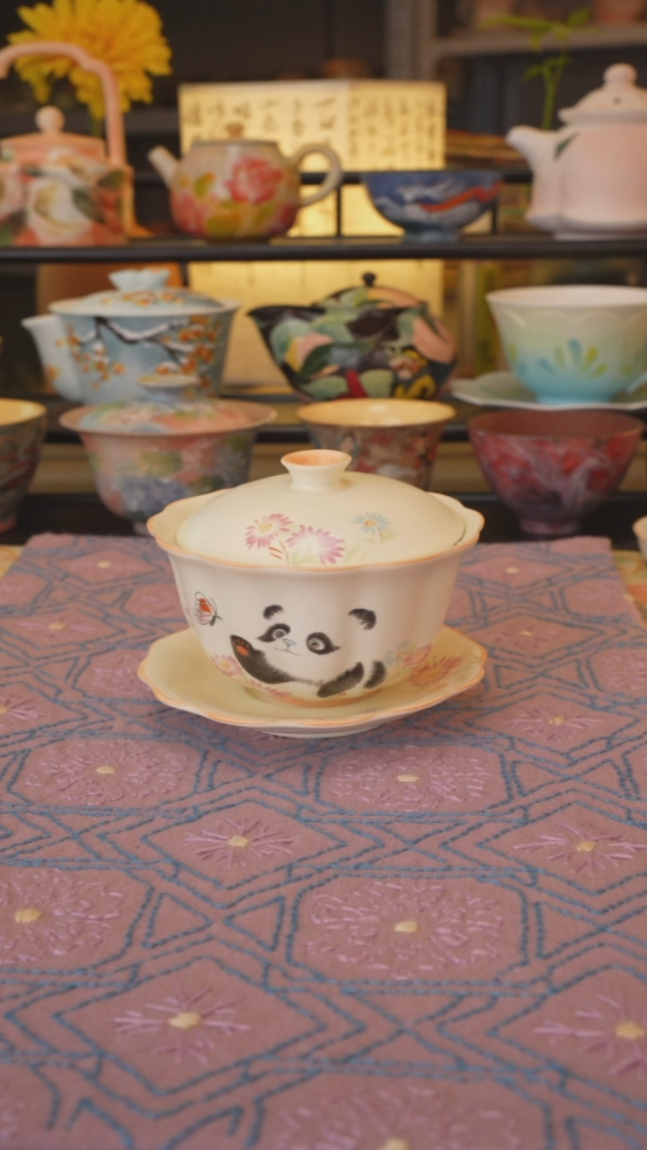 【闪购商品】熊猫戏蝶系列 三才盖碗