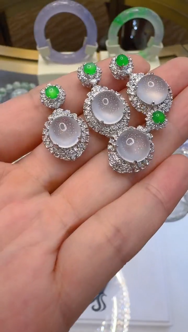 翡翠18K金镶嵌吊坠(不含链)多样性团购发一件