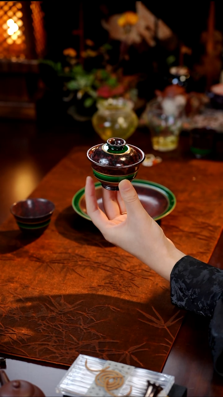 盖碗··············