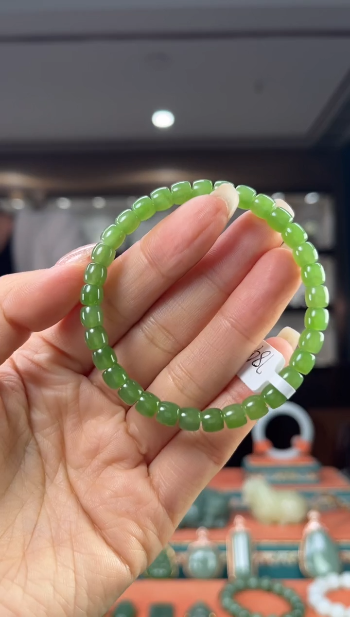 颈饰未镶嵌和田玉佩佩6mm左右