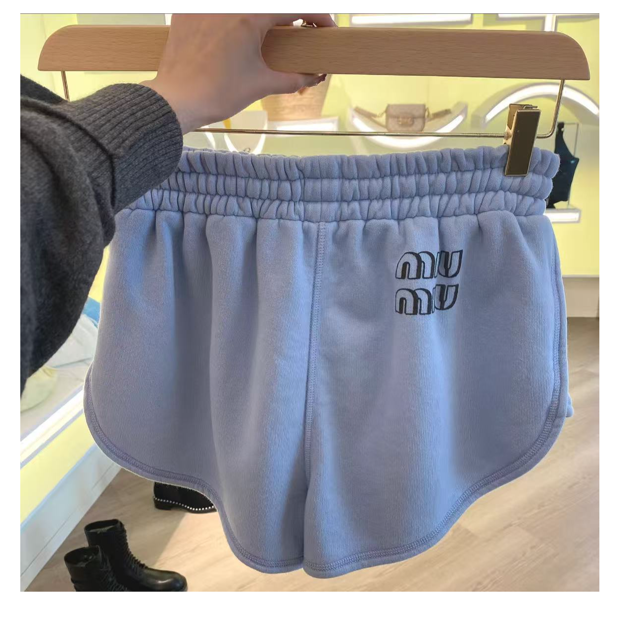 99新 MIU MIU/缪缪 双双臻选/vv02541/缪缪短裤/42（腰围68-80
