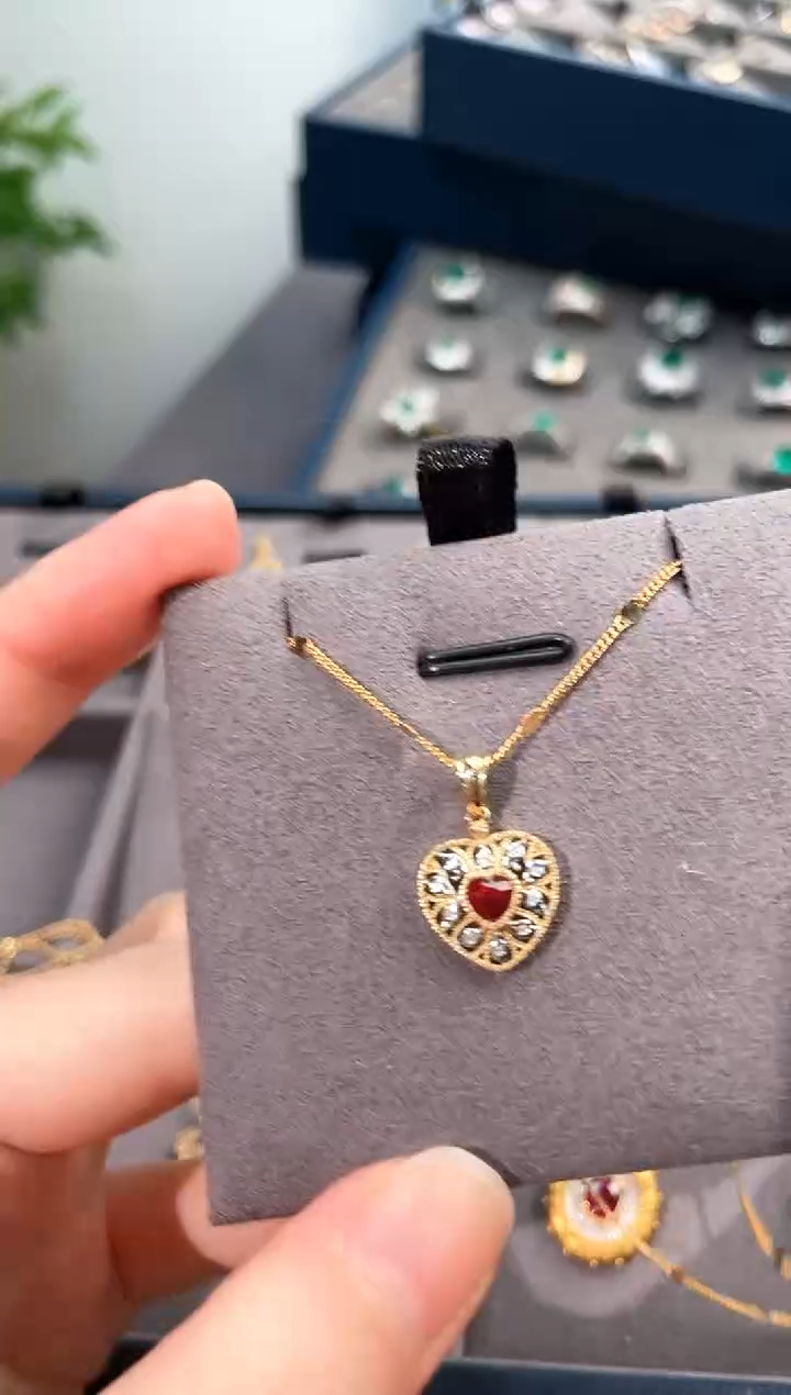 【闪购商品】红宝石颈饰18K金镶嵌0.31ct