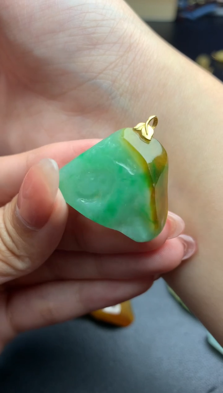 【闪购商品】翡翠吊坠(不含链)18K金镶嵌净货