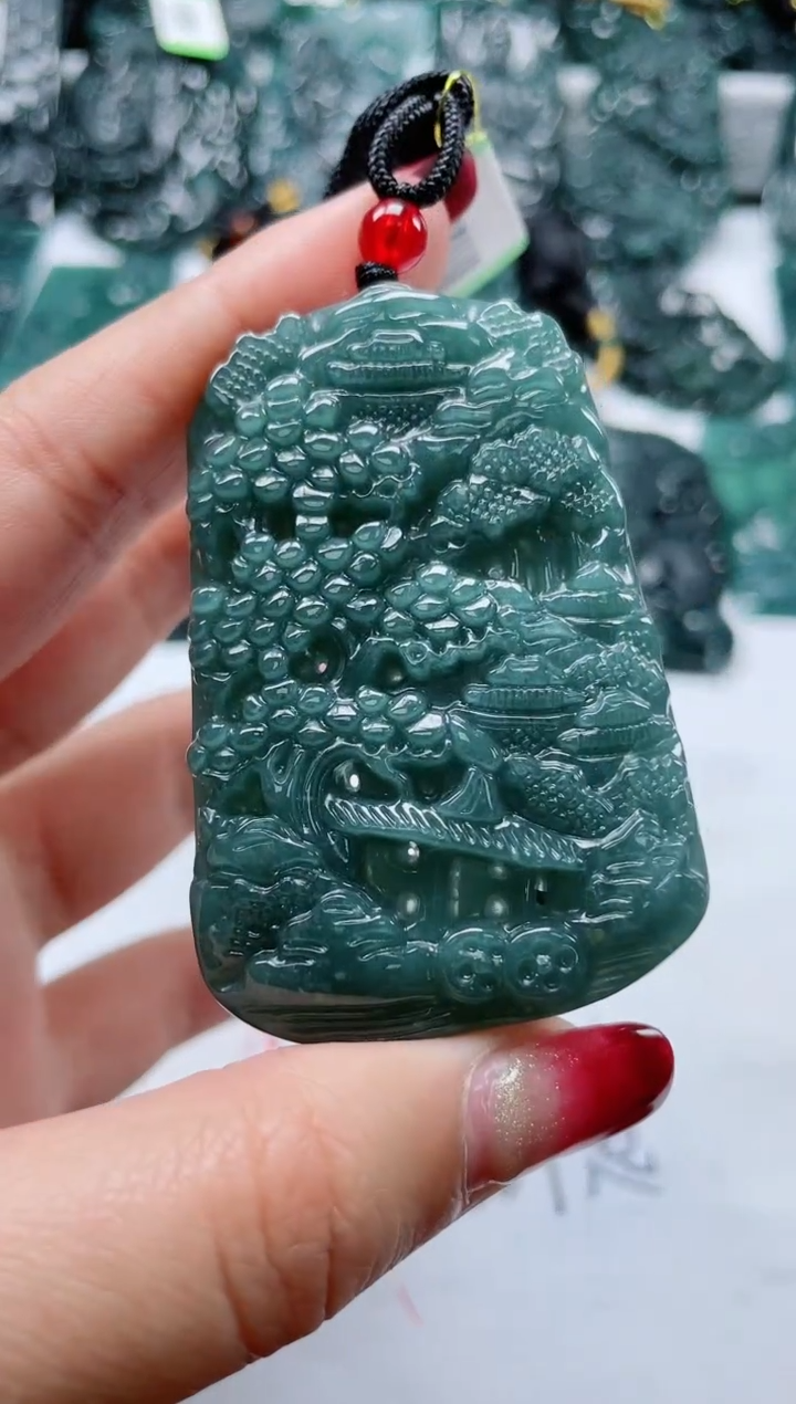 【闪购商品】翡翠颈饰未镶嵌             