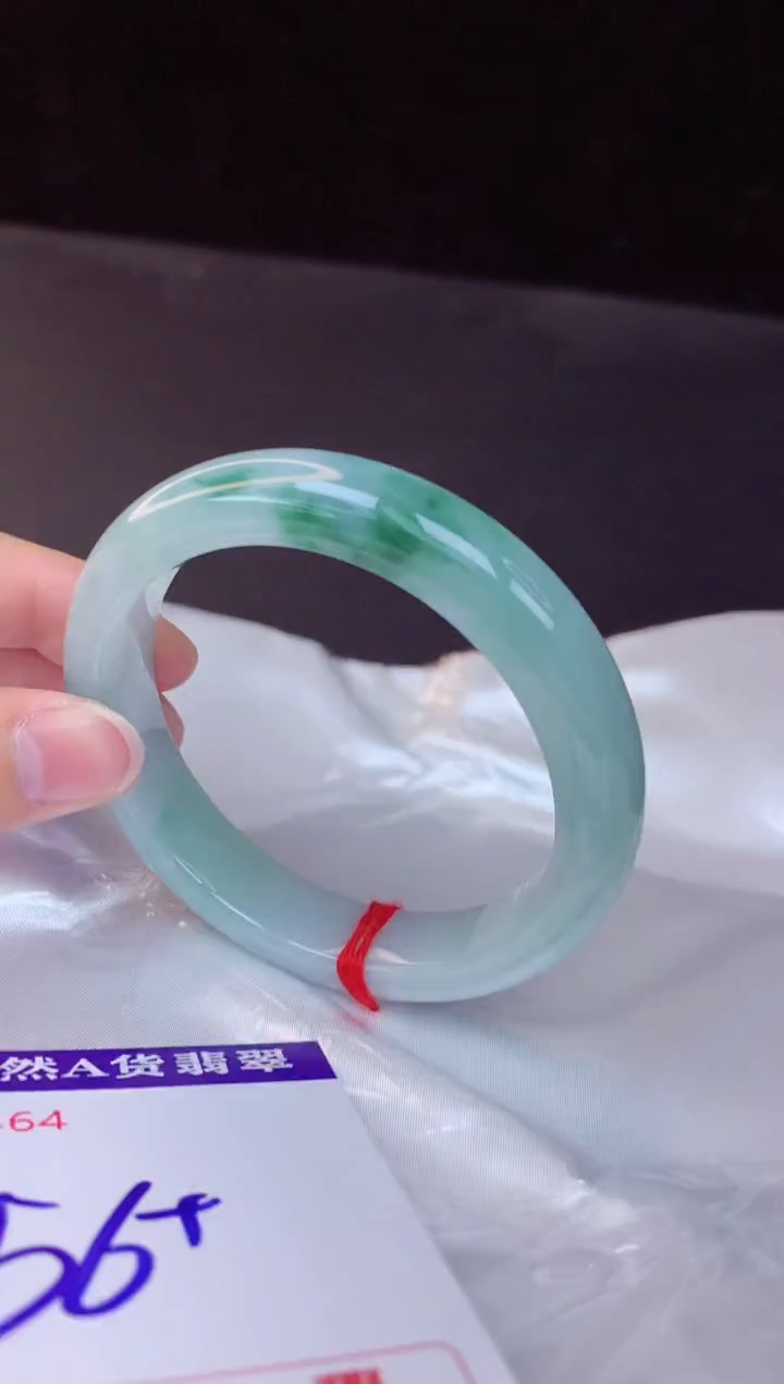 【闪购商品】翡翠手镯未镶嵌56+             