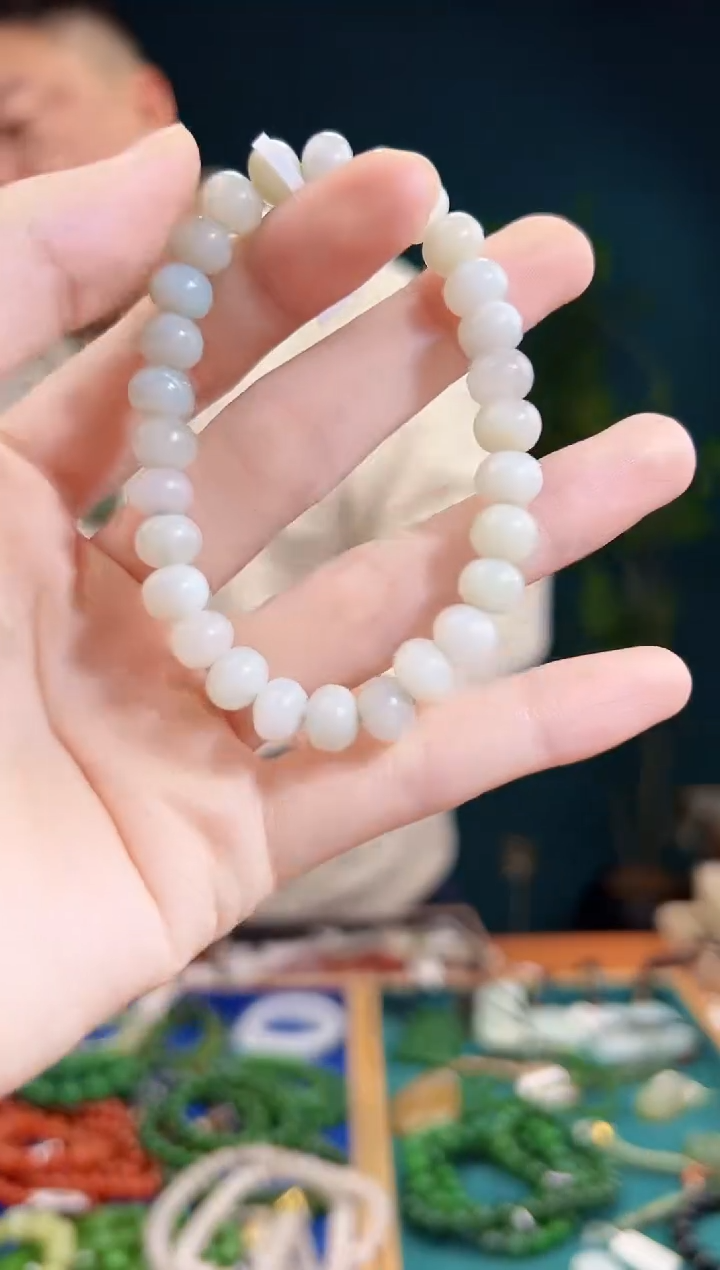 颈饰未镶嵌和田玉一物一证 拍一单发一个