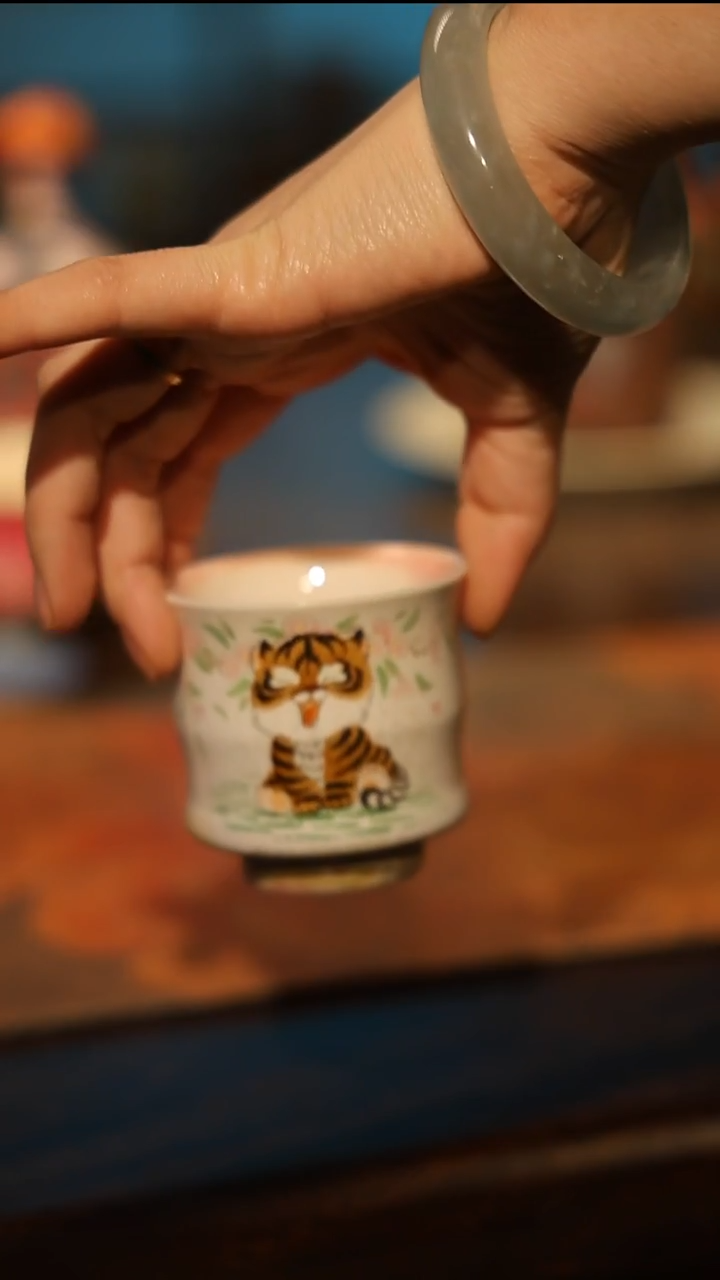 陶瓷景德镇高温釉下彩手工手绘款式