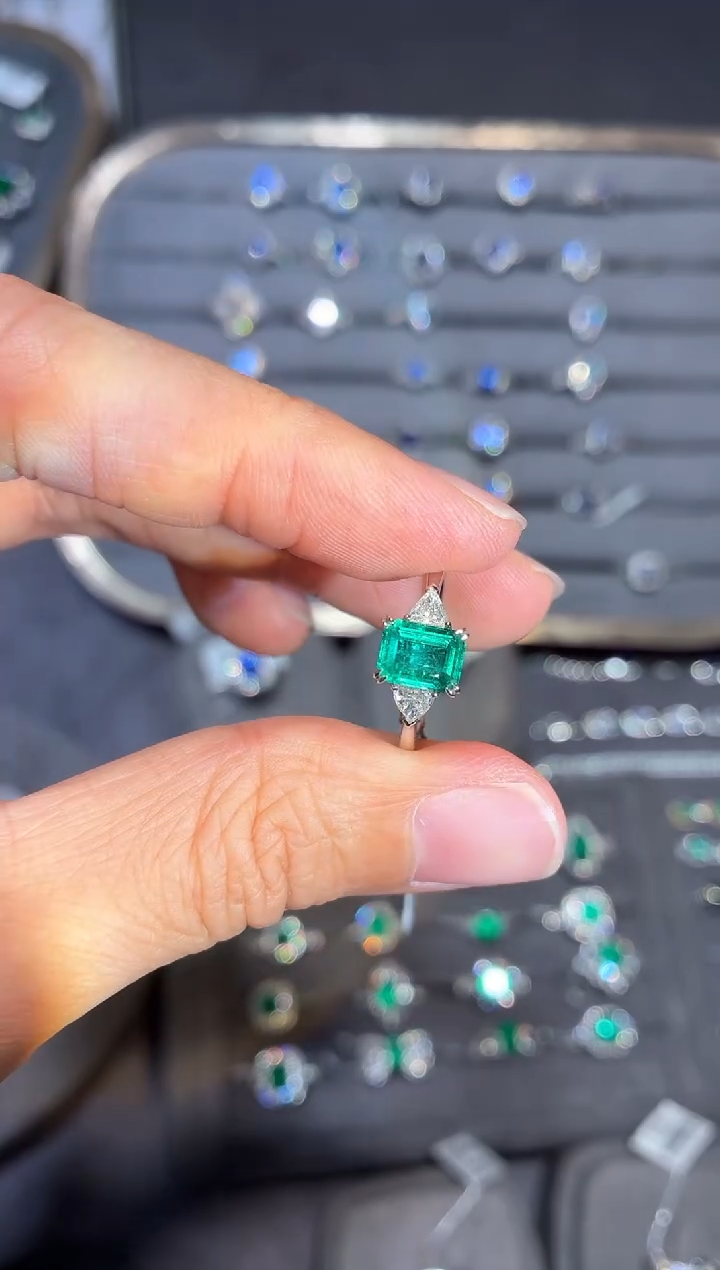 18K金镶嵌戒指祖母绿【闪购】1.16ct/同步展会价