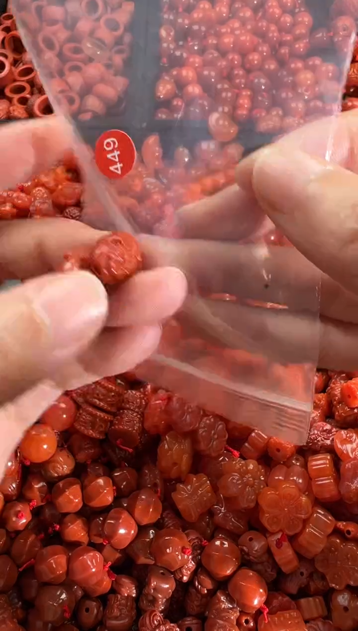【闪购商品】南红玛瑙颈饰未镶嵌1