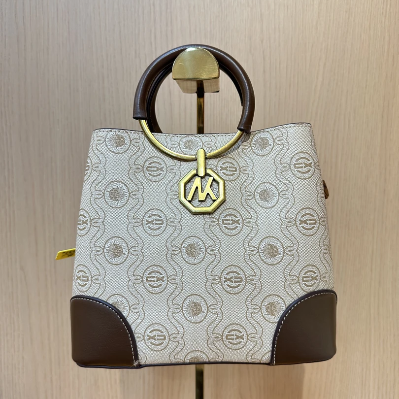 新款时尚轻奢气质百搭女士包包