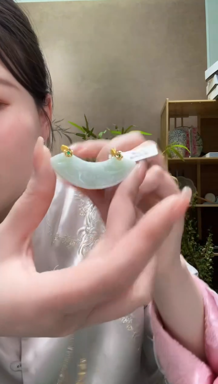 【闪购商品】翡翠未镶嵌颈饰吊坠
