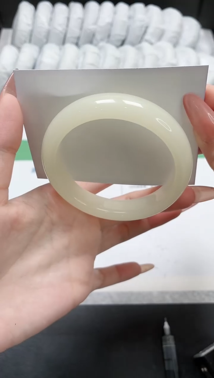 石英质玉手镯未镶嵌180-56蜂蜜水