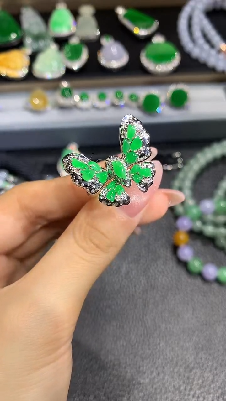 翡翠18K金镶嵌戒指30吊坠不含链