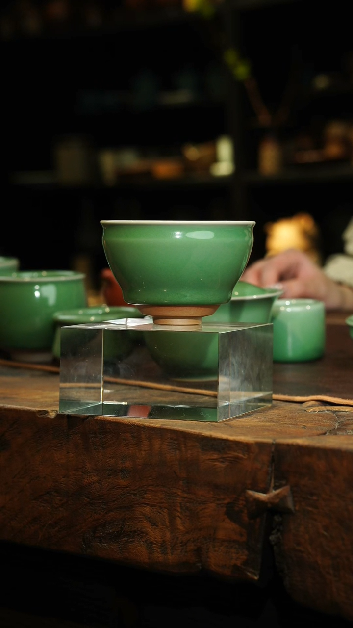 【闪购商品】瓷片陈蓉蓉 梅子青大束口