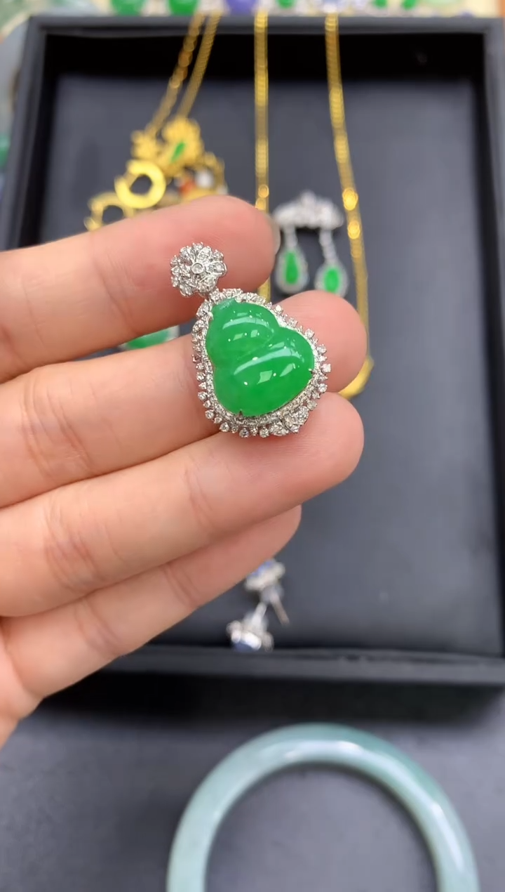 颈饰18K金镶嵌翡翠574-中国好珍宝