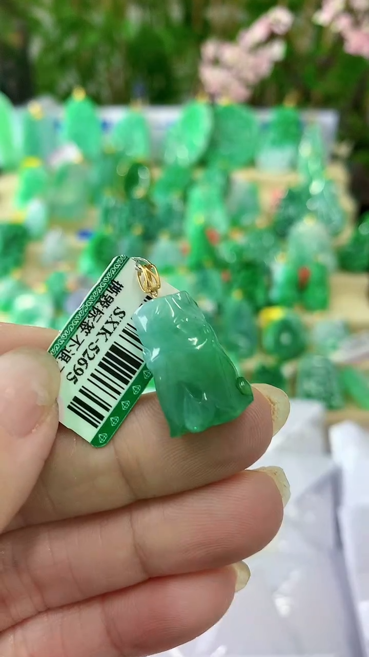 【闪购商品】翡翠颈饰18K金镶嵌挂件