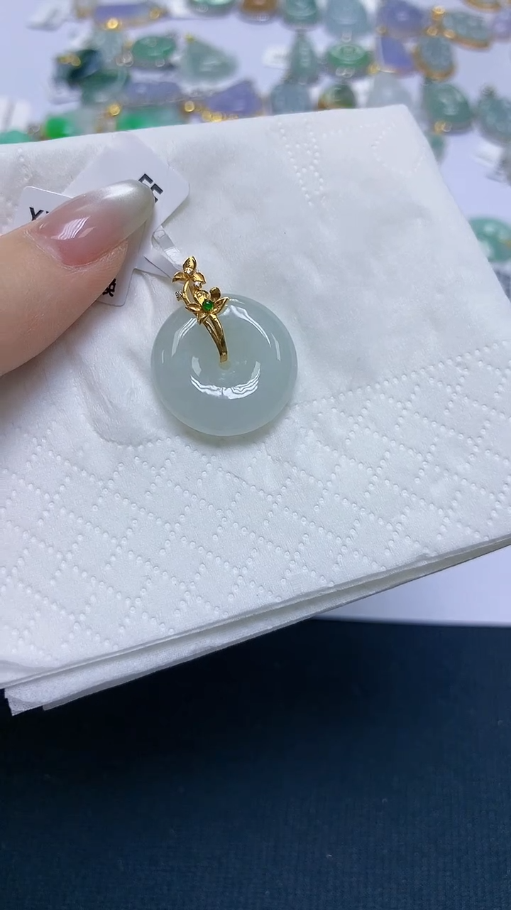【闪购商品】翡翠18K金镶嵌颈饰天然A货翡翠