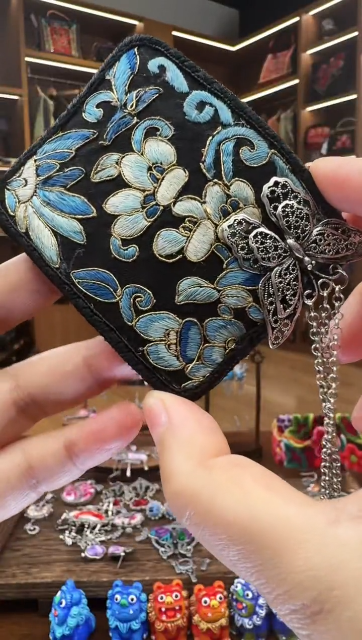 【闪购商品】织绣19黔东南苗族刺绣